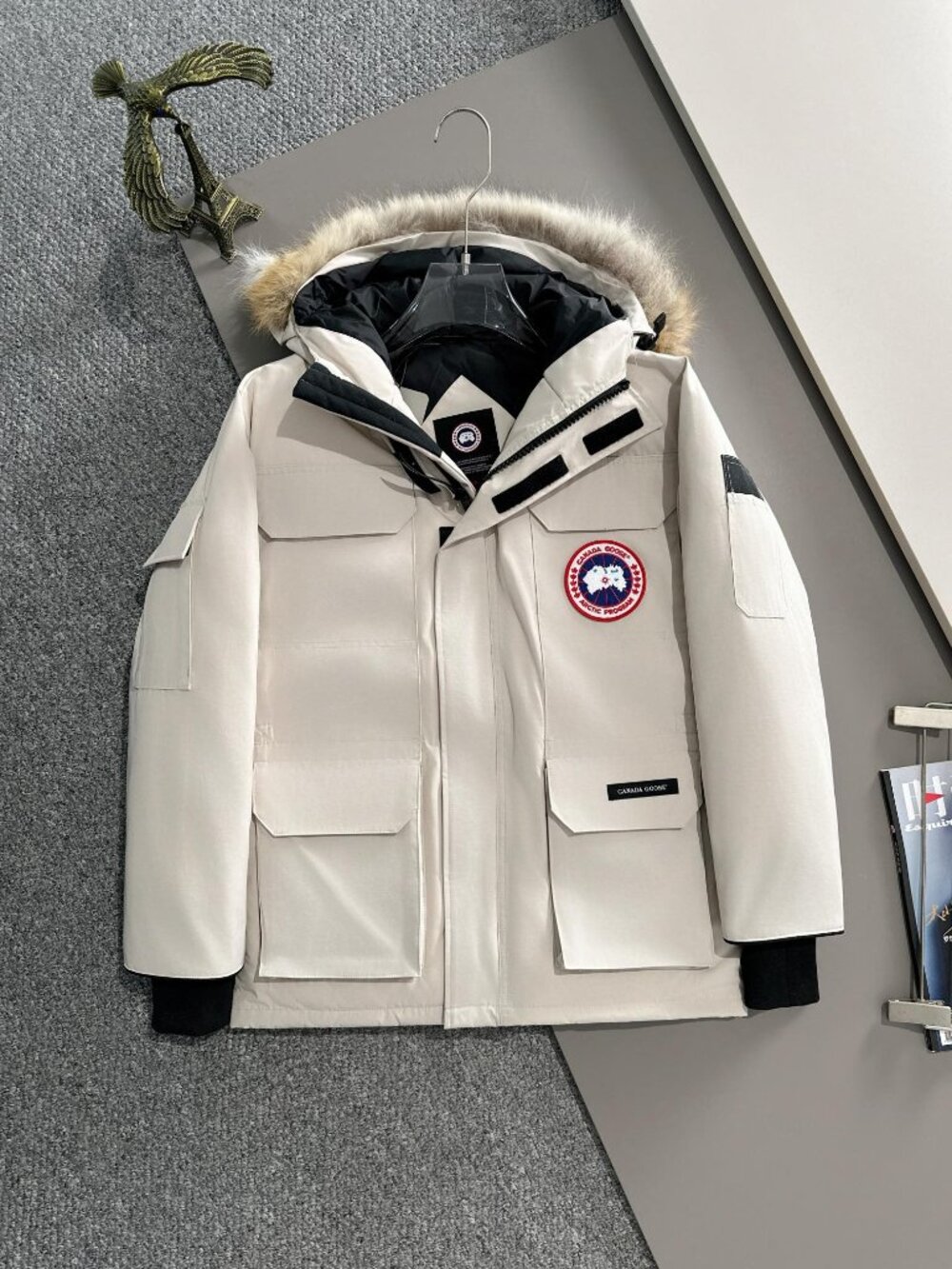 Canada Goose Expedition white Unisex Hooded Parka